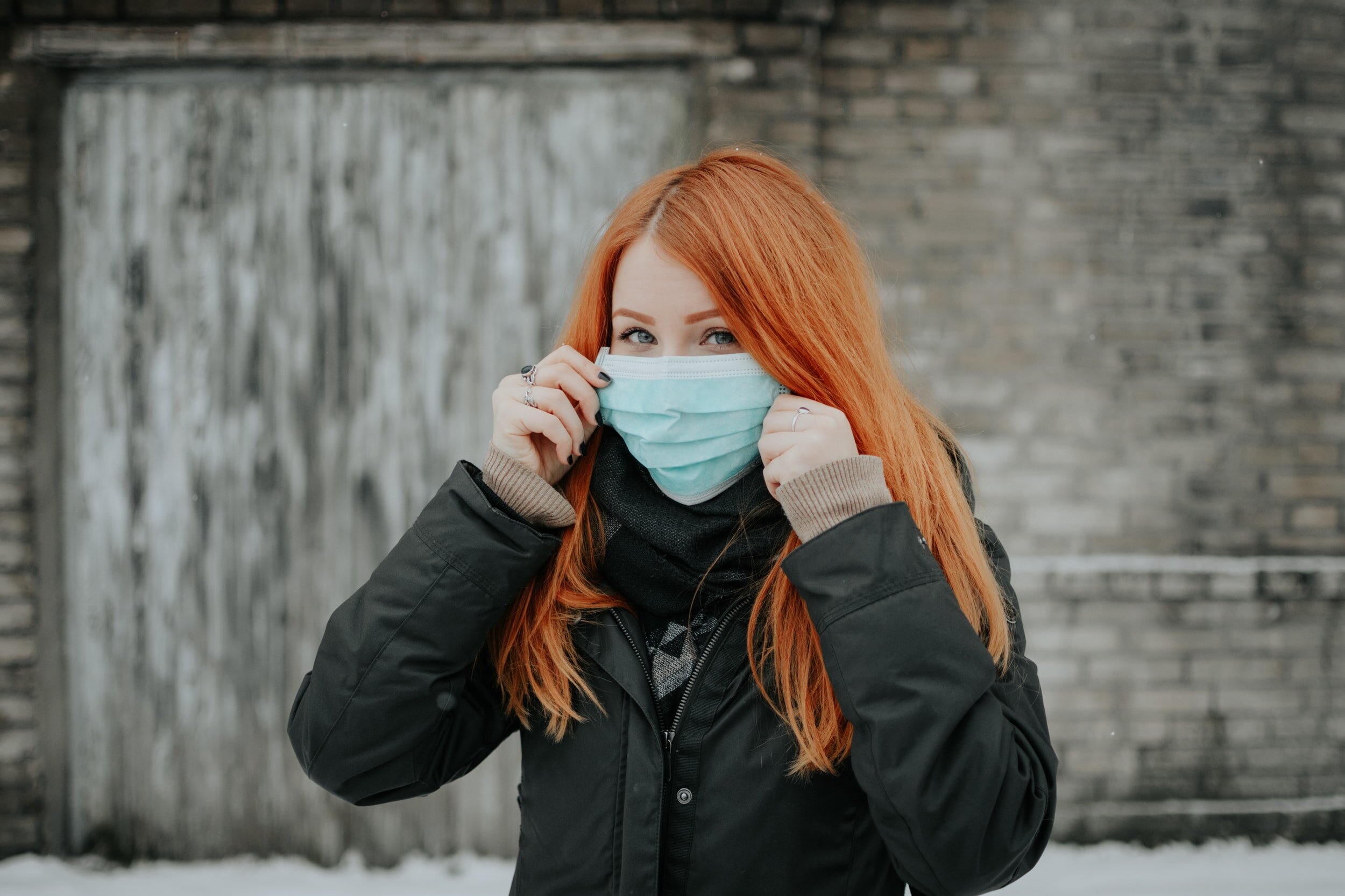 Person wearing a protective face mask